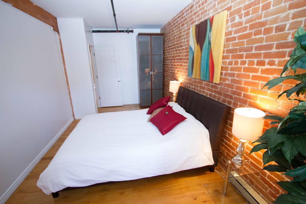 Likeahotel - Le Mcgill Old มอนทรีอัล ภายนอก รูปภาพ