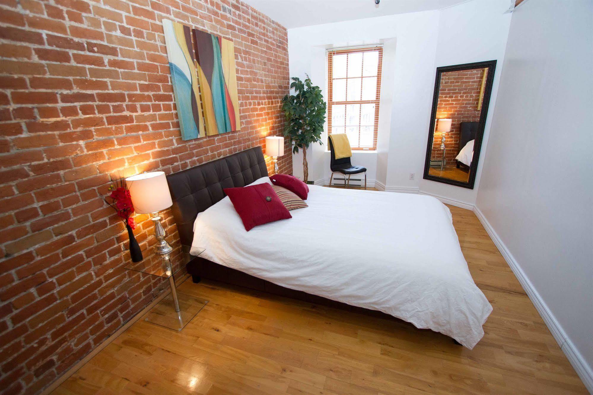 Likeahotel - Le Mcgill Old มอนทรีอัล ภายนอก รูปภาพ